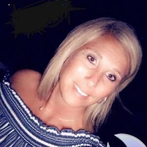 Meet your Posher, Adrienne